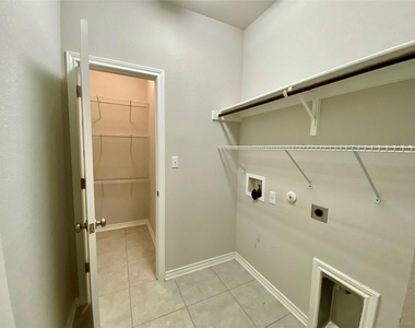 329 Trellis Blvd - Photo Thumbnail 17