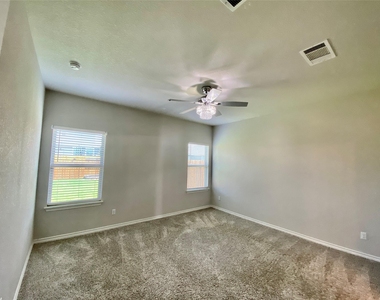329 Trellis Blvd - Photo Thumbnail 7