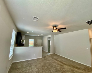 329 Trellis Blvd - Photo Thumbnail 4