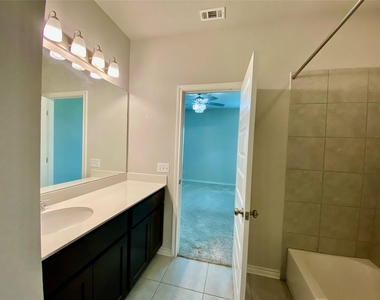 329 Trellis Blvd - Photo Thumbnail 10