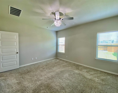 329 Trellis Blvd - Photo Thumbnail 15