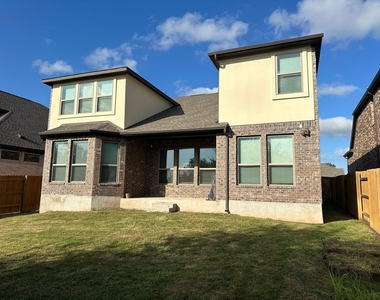 921 Del Raphael Dr - Photo Thumbnail 28
