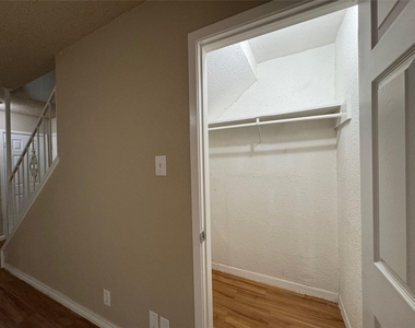 4902 West Wind Trl - Photo Thumbnail 7