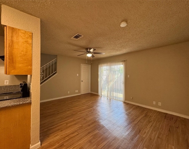 4902 West Wind Trl - Photo Thumbnail 3