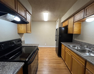 4902 West Wind Trl - Photo Thumbnail 5