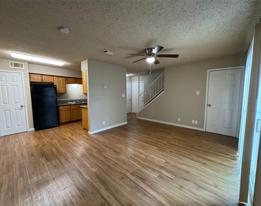 4902 West Wind Trl - Photo Thumbnail 2