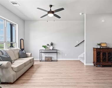 729 Meiomi Dr - Photo Thumbnail 4