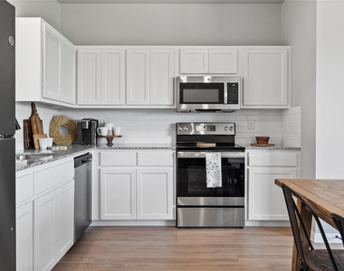 729 Meiomi Dr - Photo Thumbnail 6