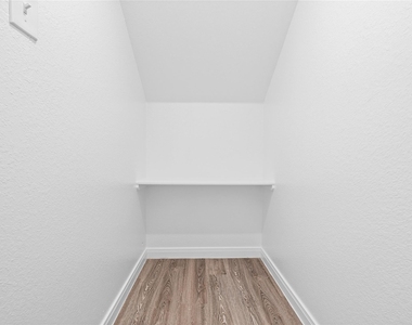 729 Meiomi Dr - Photo Thumbnail 13