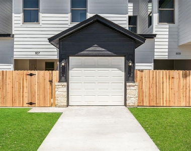 729 Meiomi Dr - Photo Thumbnail 1