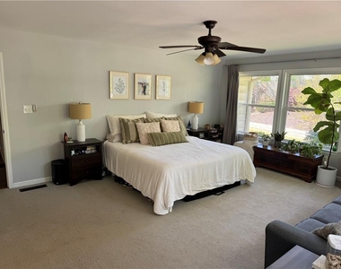997 Magbee Drive Se - Photo Thumbnail 2