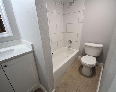 1600 West Ave - Photo Thumbnail 7