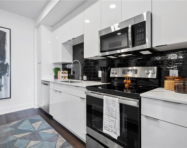 1777 Peachtree Street Ne - Photo Thumbnail 1