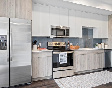 1777 Peachtree Street Ne - Photo Thumbnail 4