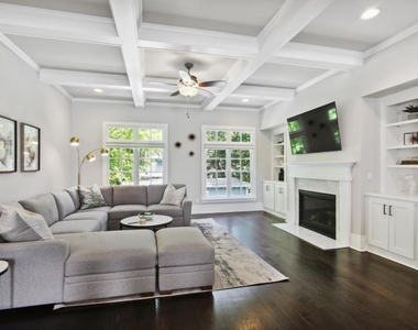 692 Drewry Street Ne - Photo Thumbnail 3