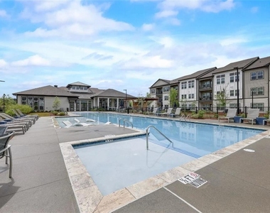 4000 Mill Spring Circle Sw - Photo Thumbnail 16