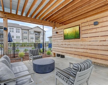 4000 Mill Spring Circle Sw - Photo Thumbnail 18