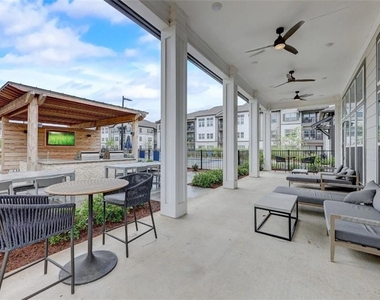 4000 Mill Spring Circle Sw - Photo Thumbnail 17