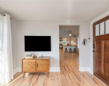2871 Tupelo Street Se - Photo Thumbnail 10