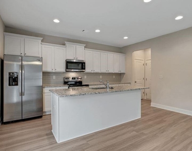 156 Chase Landing Drive - Photo Thumbnail 9