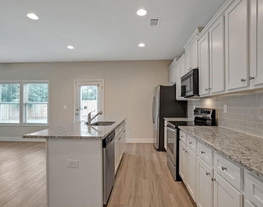 156 Chase Landing Drive - Photo Thumbnail 7