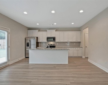 112 Chase Landing Drive - Photo Thumbnail 1