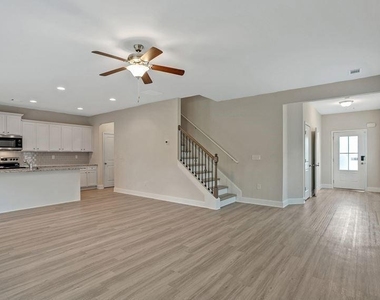 112 Chase Landing Drive - Photo Thumbnail 5