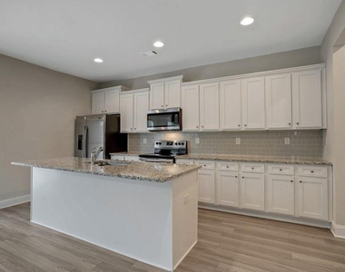 112 Chase Landing Drive - Photo Thumbnail 12