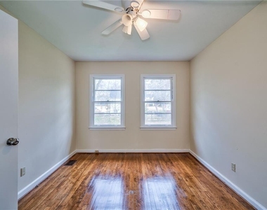 933 Dell Avenue Se - Photo Thumbnail 4