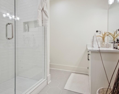 3041 Parkridge Drive Ne - Photo Thumbnail 14