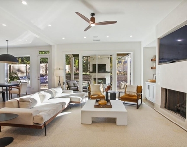3041 Parkridge Drive Ne - Photo Thumbnail 4