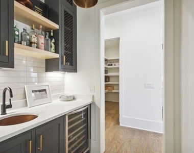 3041 Parkridge Drive Ne - Photo Thumbnail 8