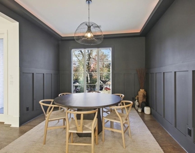 3041 Parkridge Drive Ne - Photo Thumbnail 2