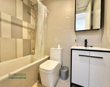 81 Central Avenue - Photo Thumbnail 3