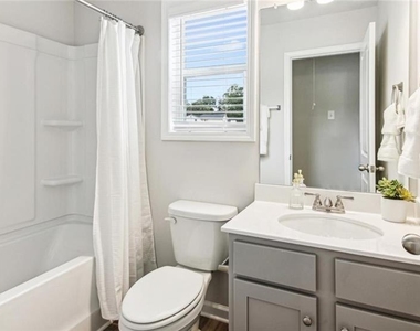 10 Bridgestone Avenue - Photo Thumbnail 12