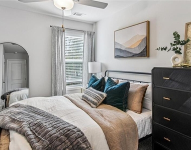 10 Bridgestone Avenue - Photo Thumbnail 8