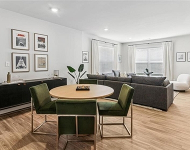 10 Bridgestone Avenue - Photo Thumbnail 3