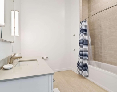 205 12th Street - Photo Thumbnail 12