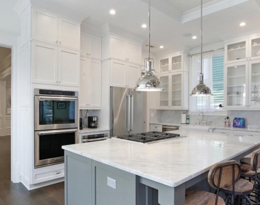 1013 Euclid Avenue - Photo Thumbnail 10