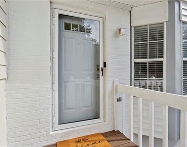 5212 Laurel Bridge Drive Se - Photo Thumbnail 2