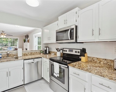 5212 Laurel Bridge Drive Se - Photo Thumbnail 14