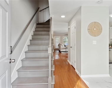 5212 Laurel Bridge Drive Se - Photo Thumbnail 4