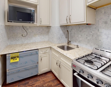 420 East 55th Street - Photo Thumbnail 2