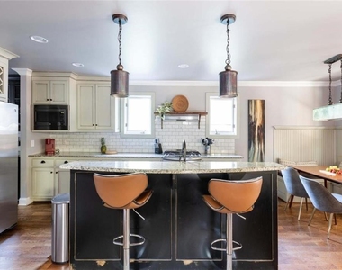 2330 1st Avenue Ne - Photo Thumbnail 19