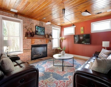 2330 1st Avenue Ne - Photo Thumbnail 2