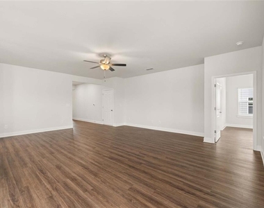 100 Agee Lane - Photo Thumbnail 14