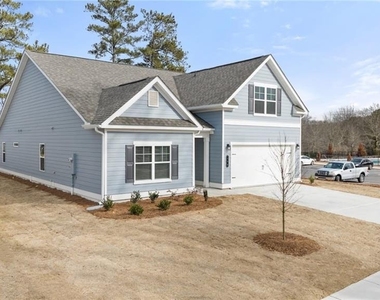 100 Agee Lane - Photo Thumbnail 2