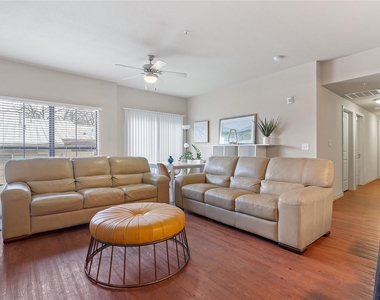5117 N Lamar Blvd - Photo Thumbnail 12