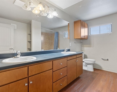 5117 N Lamar Blvd - Photo Thumbnail 5