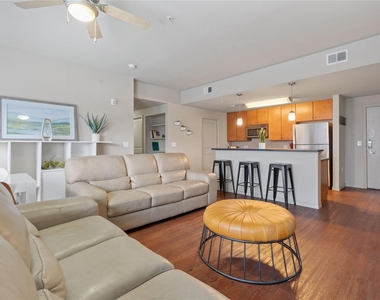 5117 N Lamar Blvd - Photo Thumbnail 19
